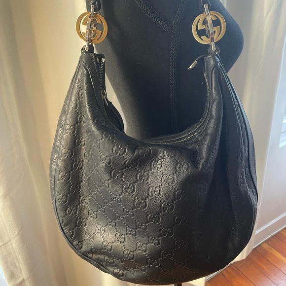 Gucci Handbags - Authentic Gucci shoulder bag & matching wallet with duster bag